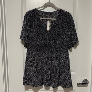 NWT BloomChic Ditsy Floral Shirred Ruffle Top